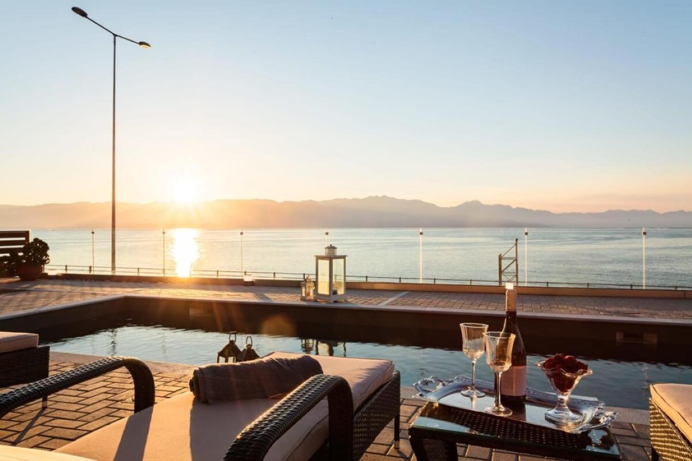 Seaside Summer Bliss - Aurora Luxury Pool Paradise Petalídhion Екстериор снимка